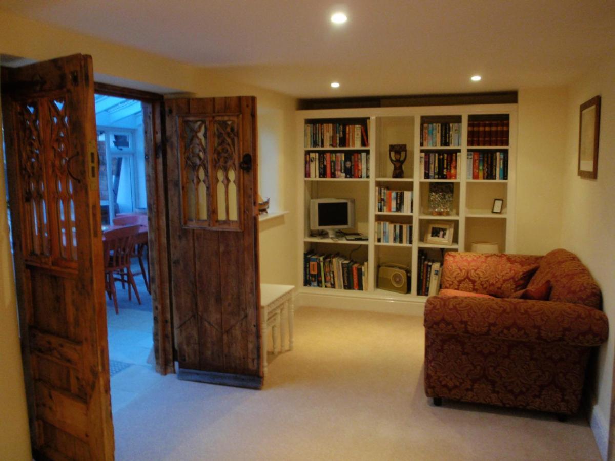 Gorse Farm House B&B Sturminster Newton Exterior photo