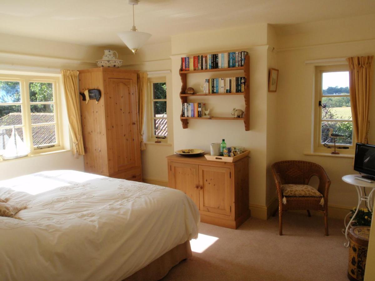 Gorse Farm House B&B Sturminster Newton Exterior photo